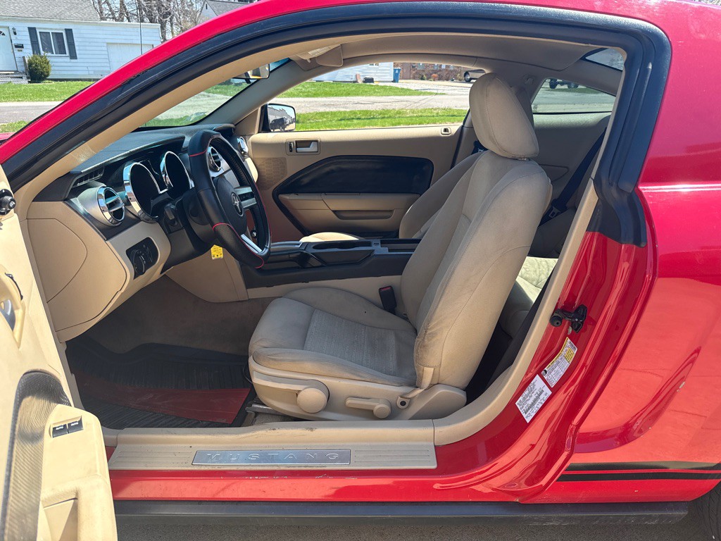 2006 Ford Mustang Image 9
