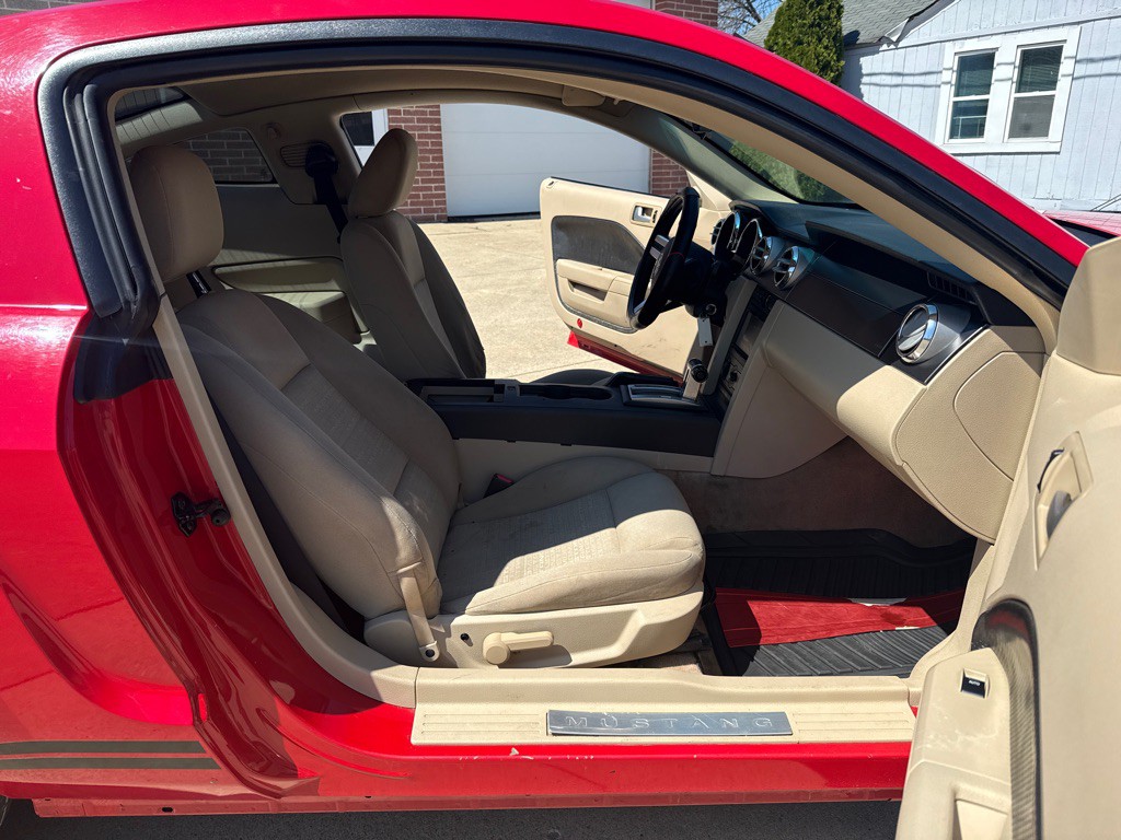 2006 Ford Mustang Image 10