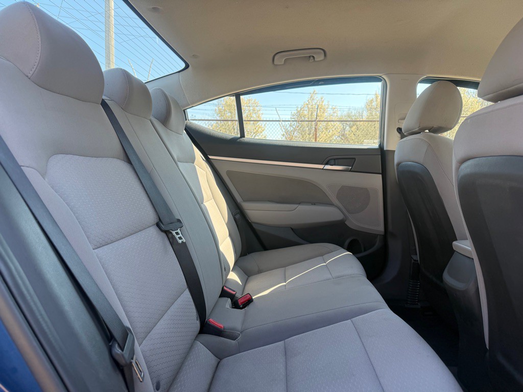 2020 Hyundai Elantra Image 11