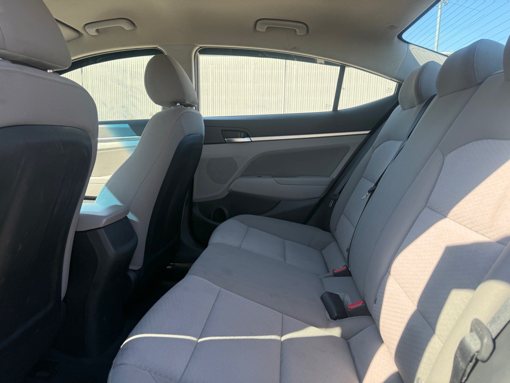 2020 Hyundai Elantra Image 12