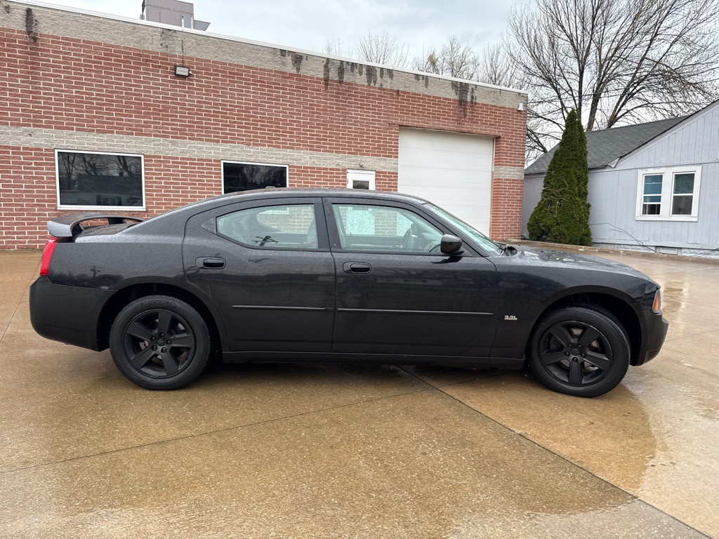 2010 Dodge Charger Image 4