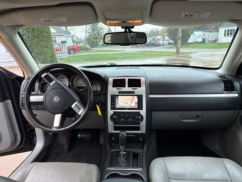 2010 Dodge Charger Image 9