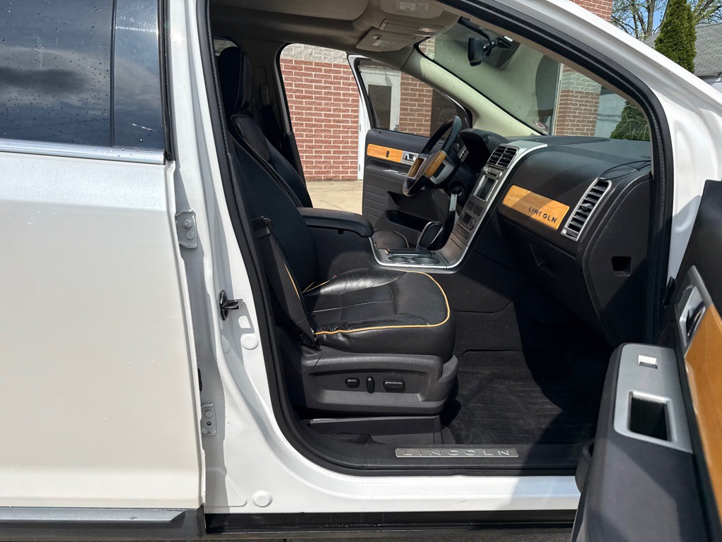 2010 Lincoln MKX Image 11