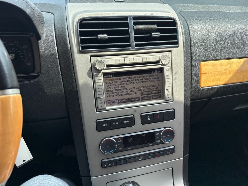 2010 Lincoln MKX Image 16