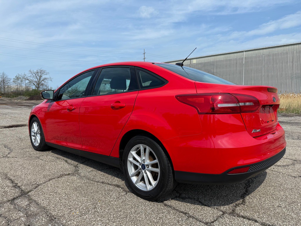 2017 Ford Focus Image 4