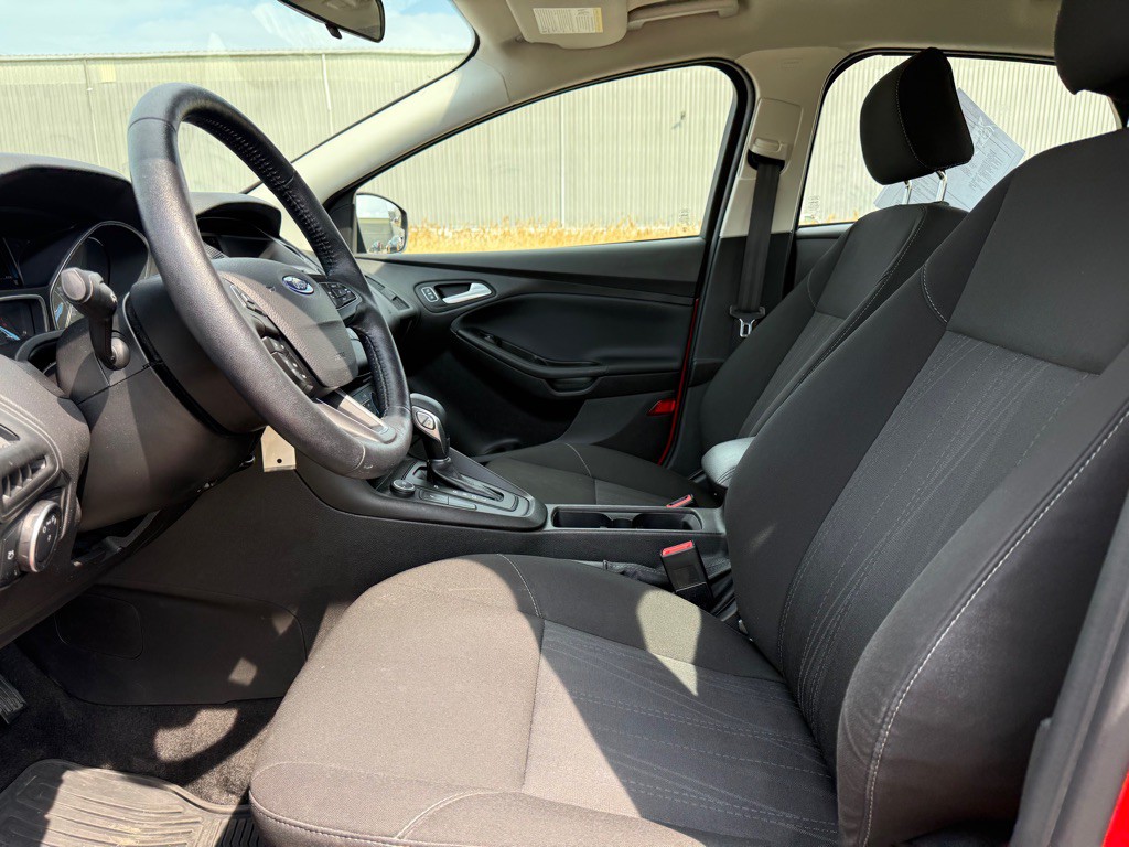 2017 Ford Focus Image 8