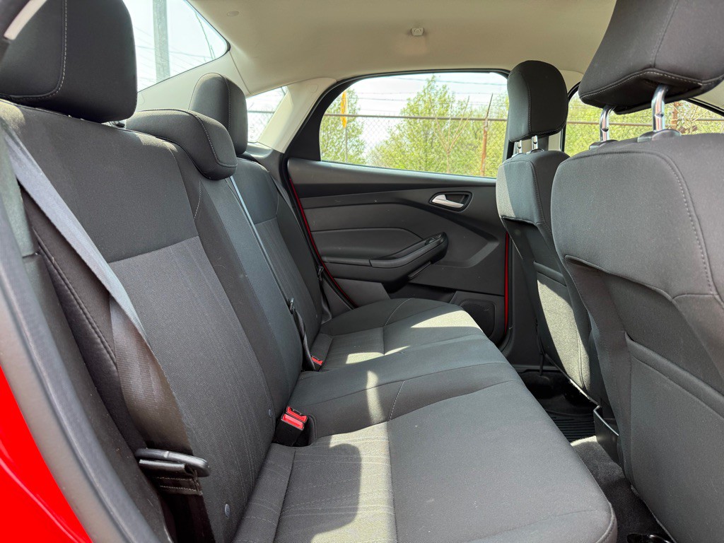 2017 Ford Focus Image 10