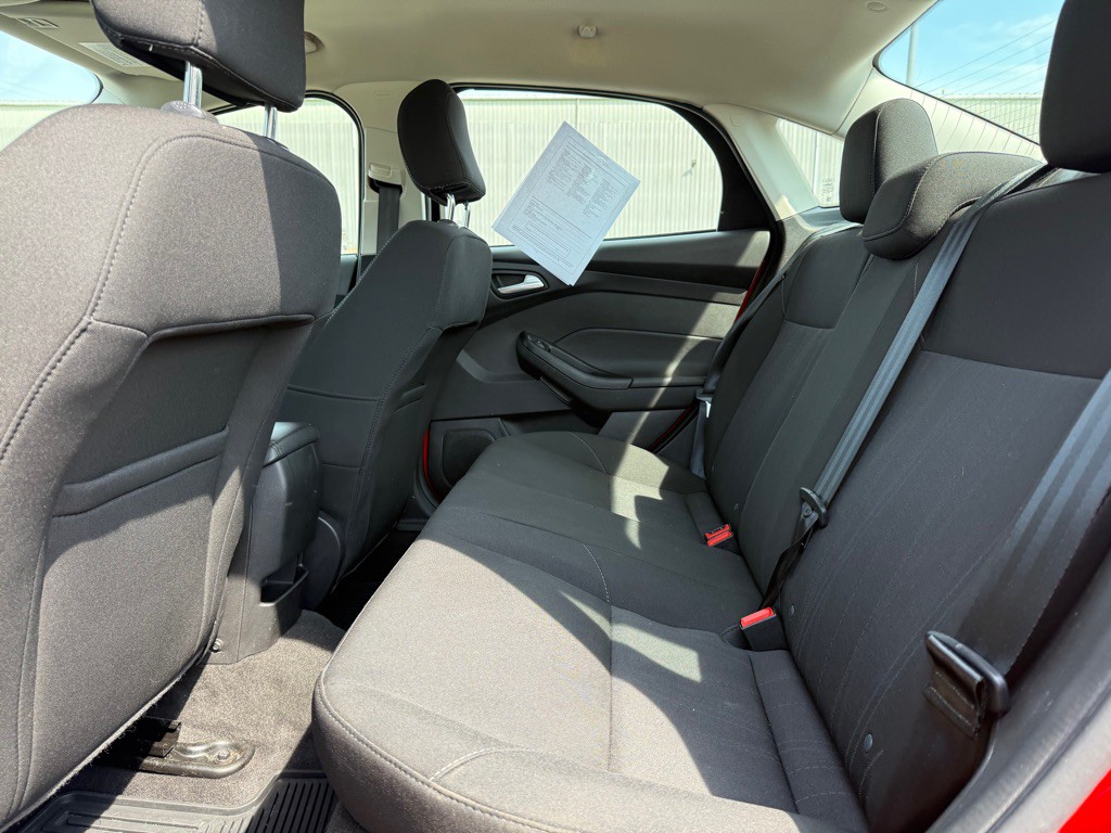 2017 Ford Focus Image 11