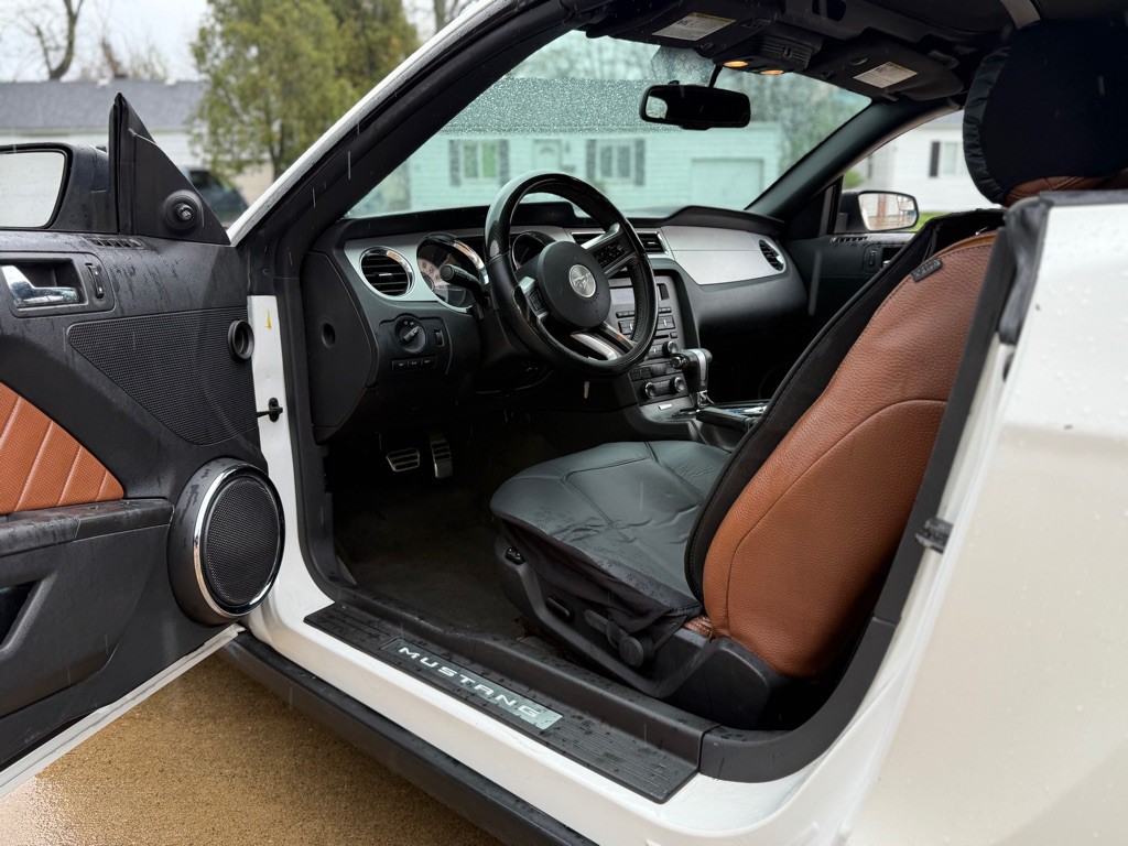 2012 Ford Mustang Image 9