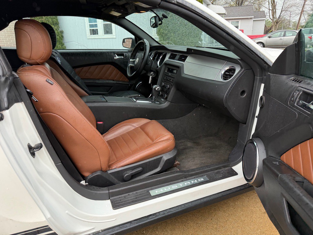 2012 Ford Mustang Image 10