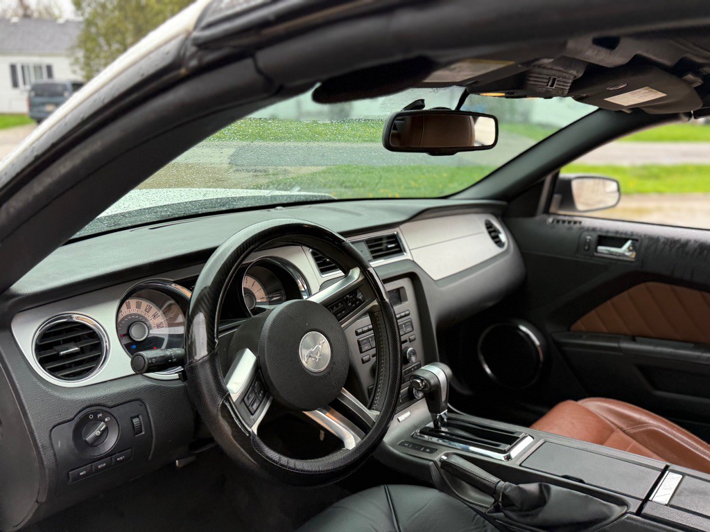 2012 Ford Mustang Image 11