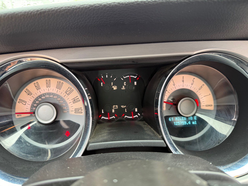 2012 Ford Mustang Image 12