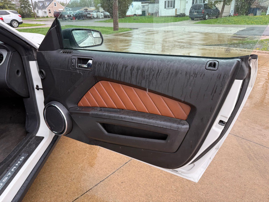 2012 Ford Mustang Image 17