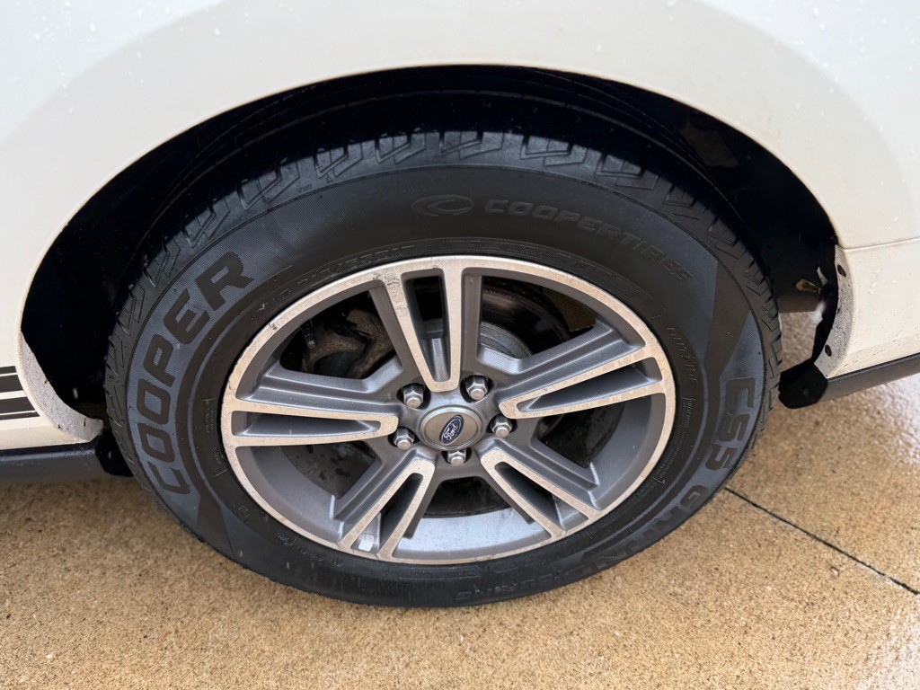 2012 Ford Mustang Image 18