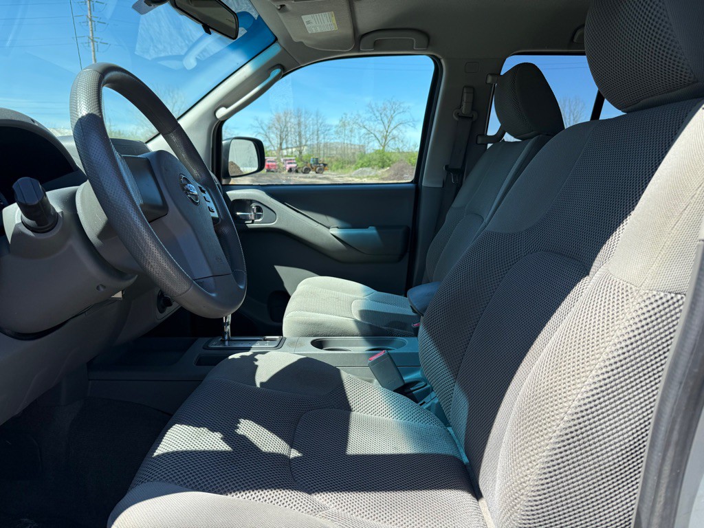 2010 Nissan Frontier Image 8