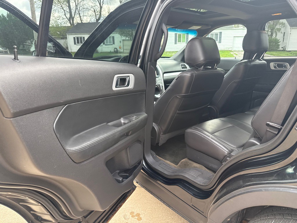 2013 Ford Explorer Image 12