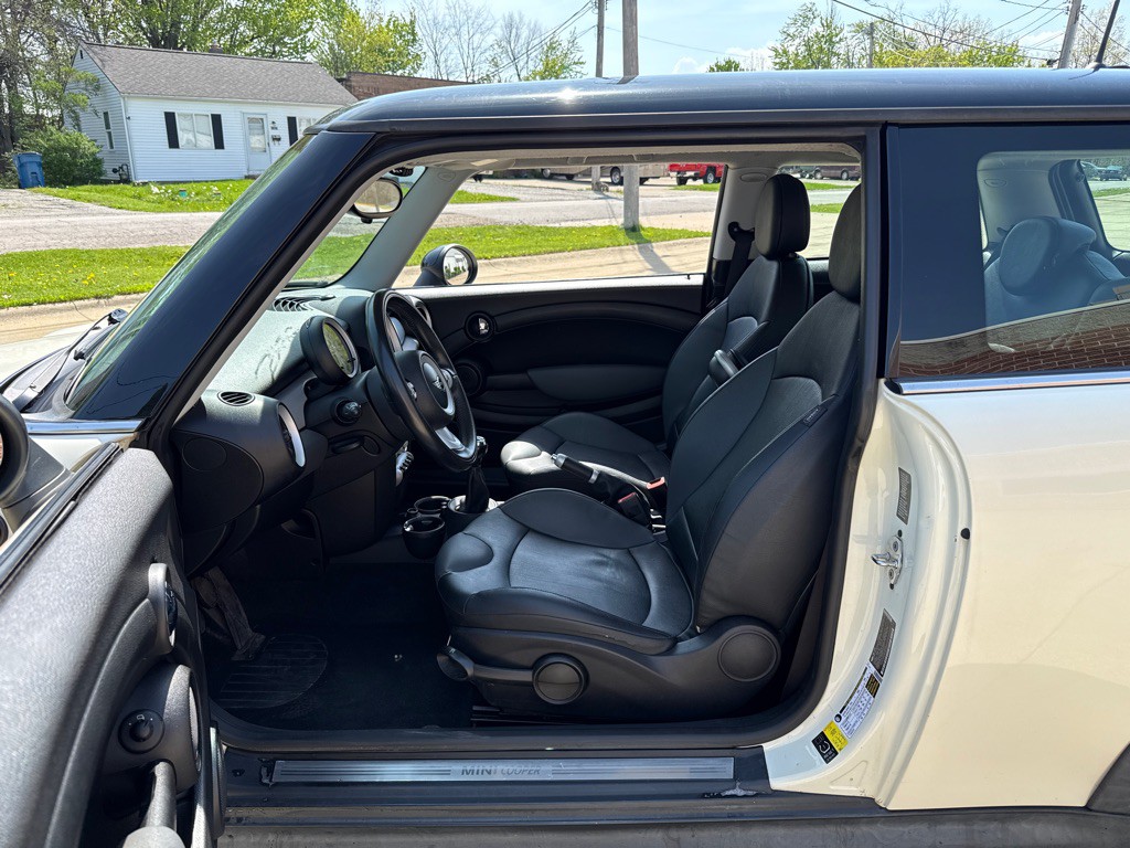 2007 MINI Cooper Image 9
