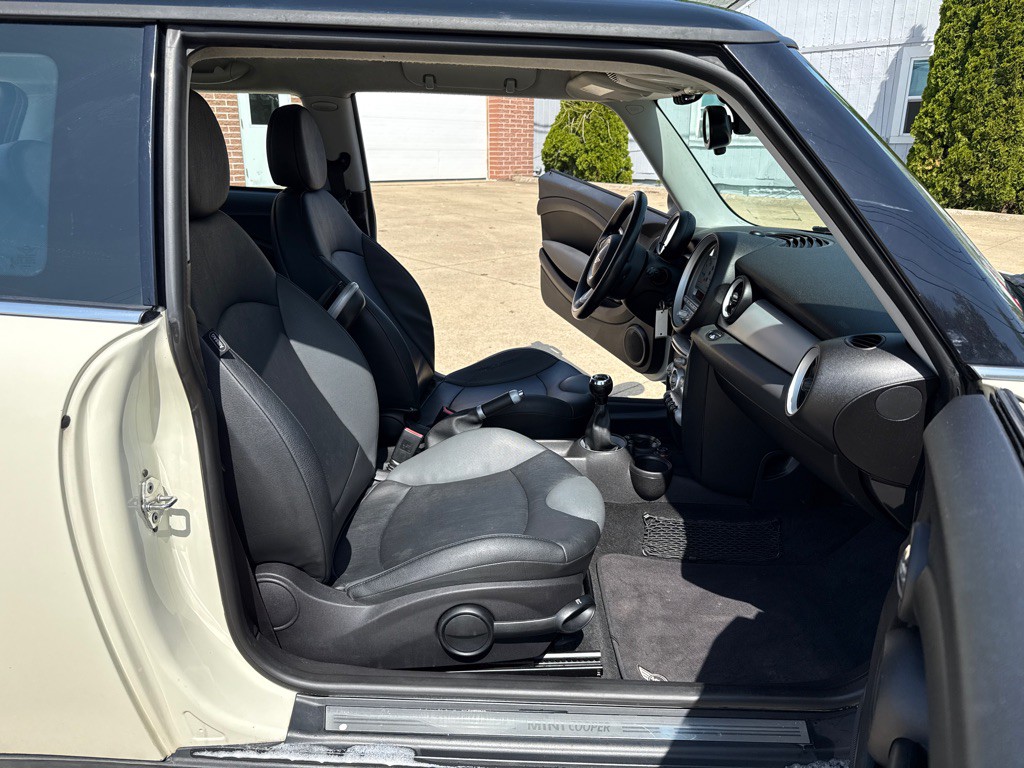 2007 MINI Cooper Image 10