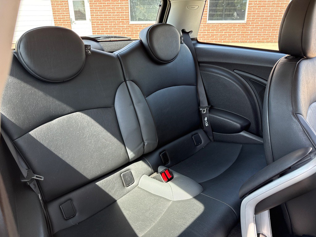2007 MINI Cooper Image 13