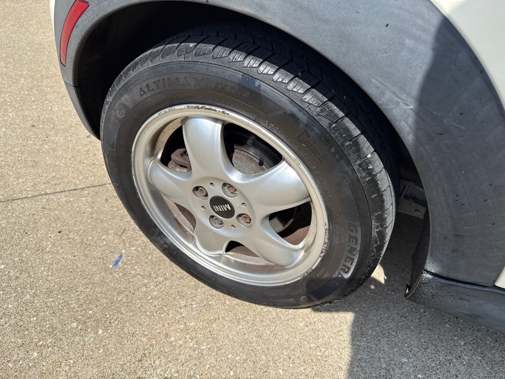 2007 MINI Cooper Image 17