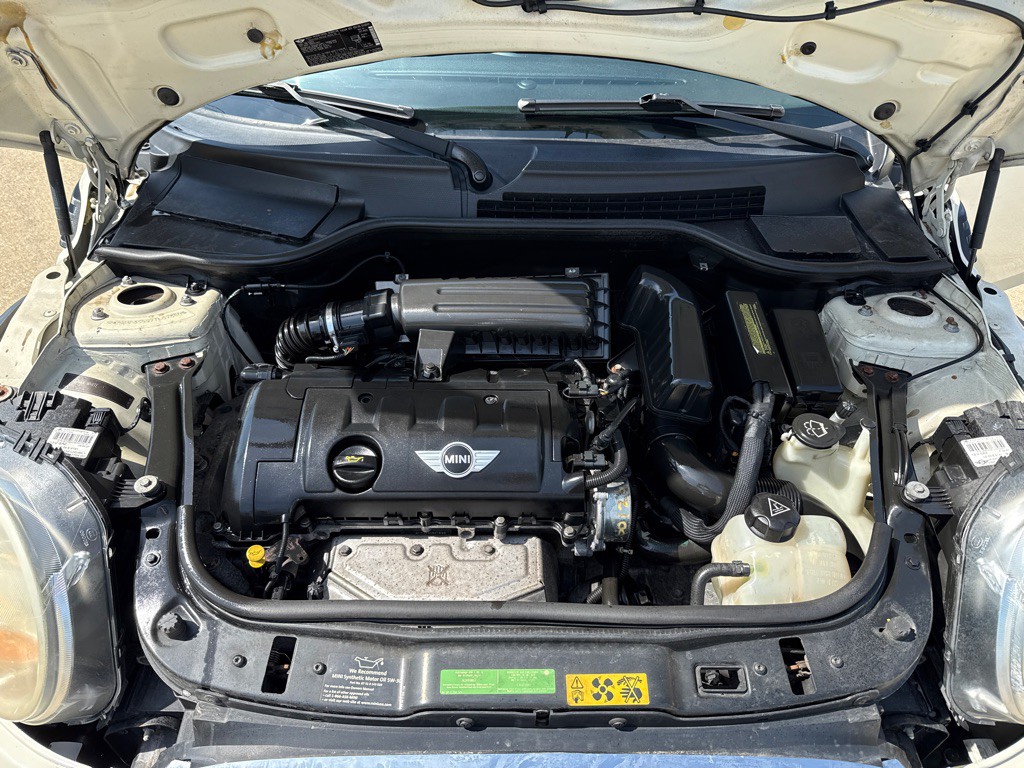 2007 MINI Cooper Image 18