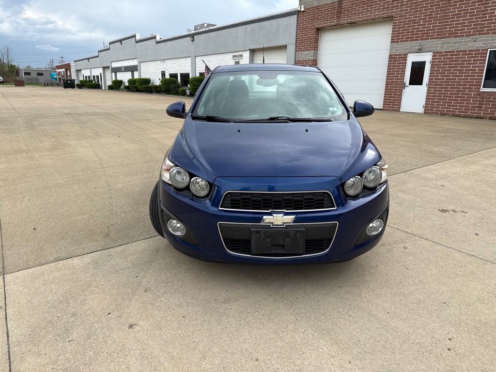 2013 Chevrolet Sonic Image 2