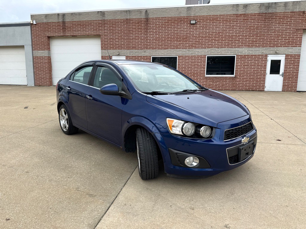 2013 Chevrolet Sonic Image 3