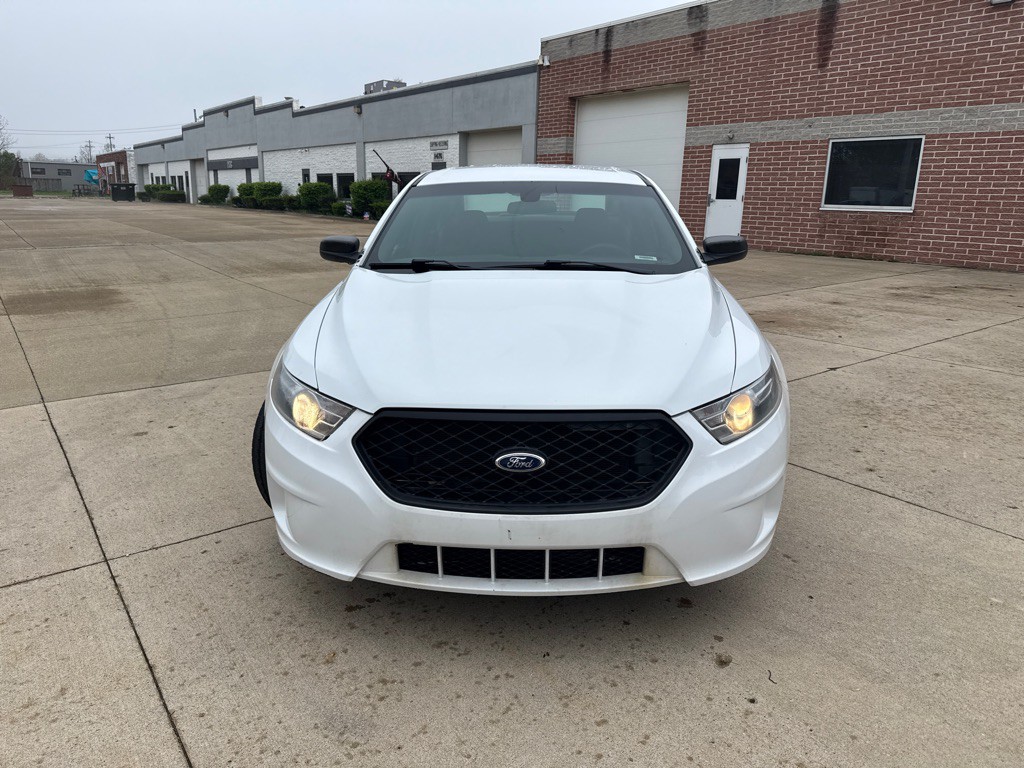 2015 Ford Taurus Image 2