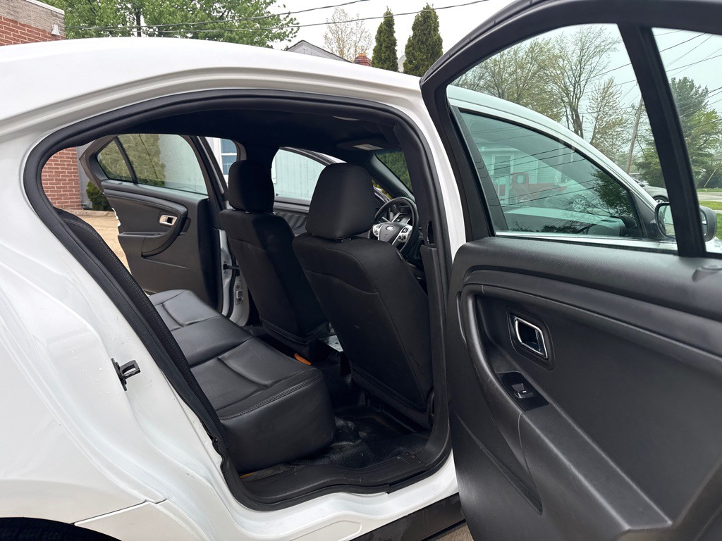 2015 Ford Taurus Image 14