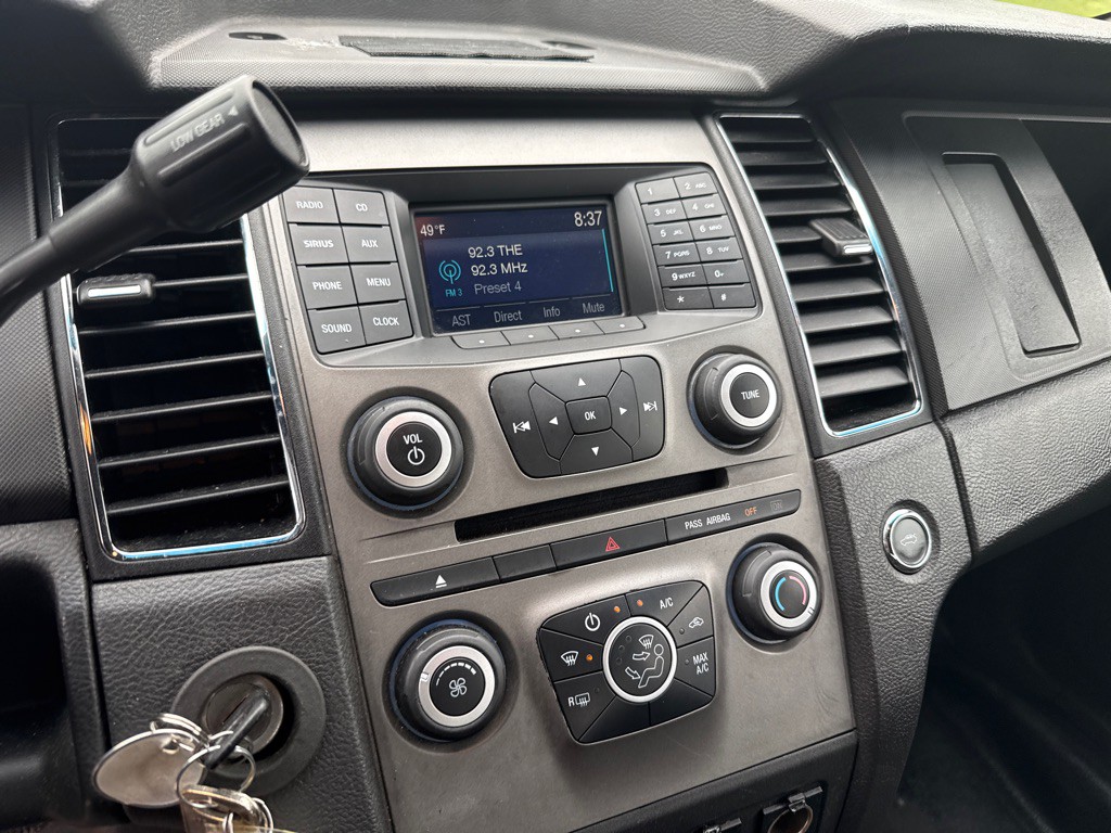 2015 Ford Taurus Image 17