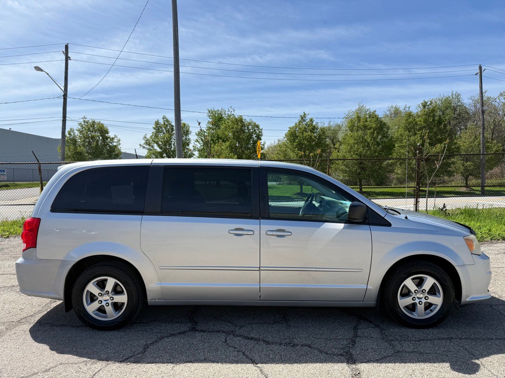 2011 Dodge Grand Caravan Image 5