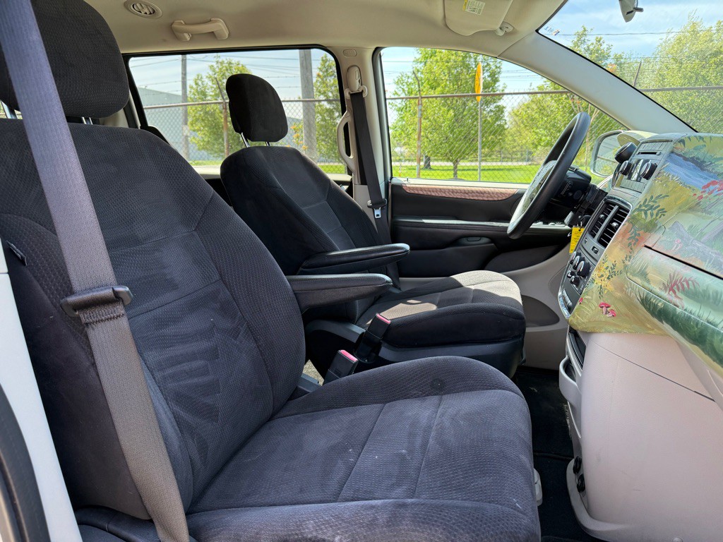2011 Dodge Grand Caravan Image 8
