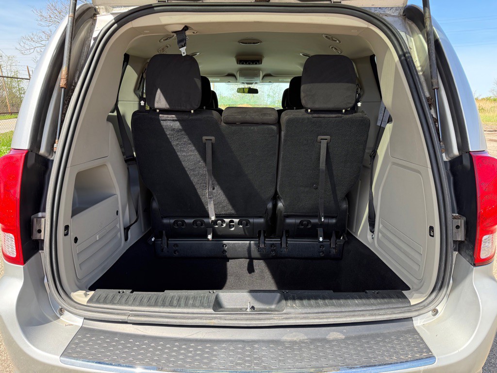 2011 Dodge Grand Caravan Image 12