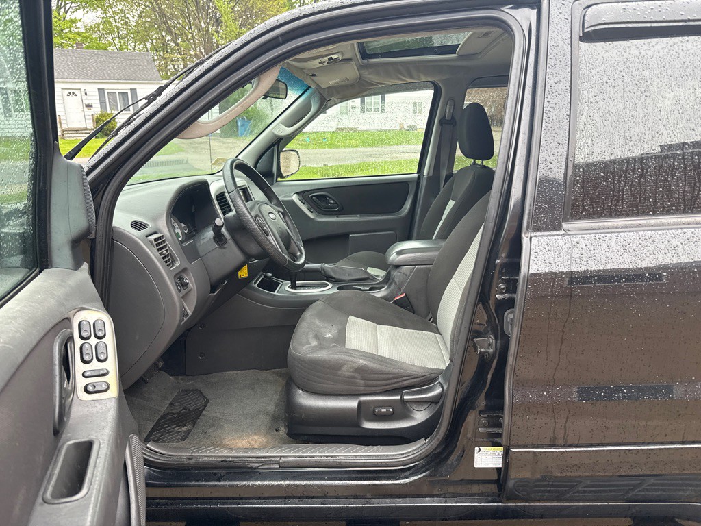 2007 Ford Escape Image 10