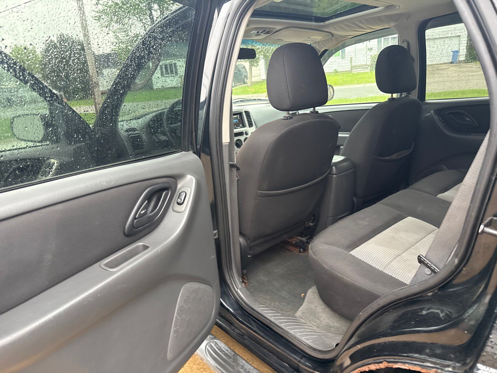 2007 Ford Escape Image 12