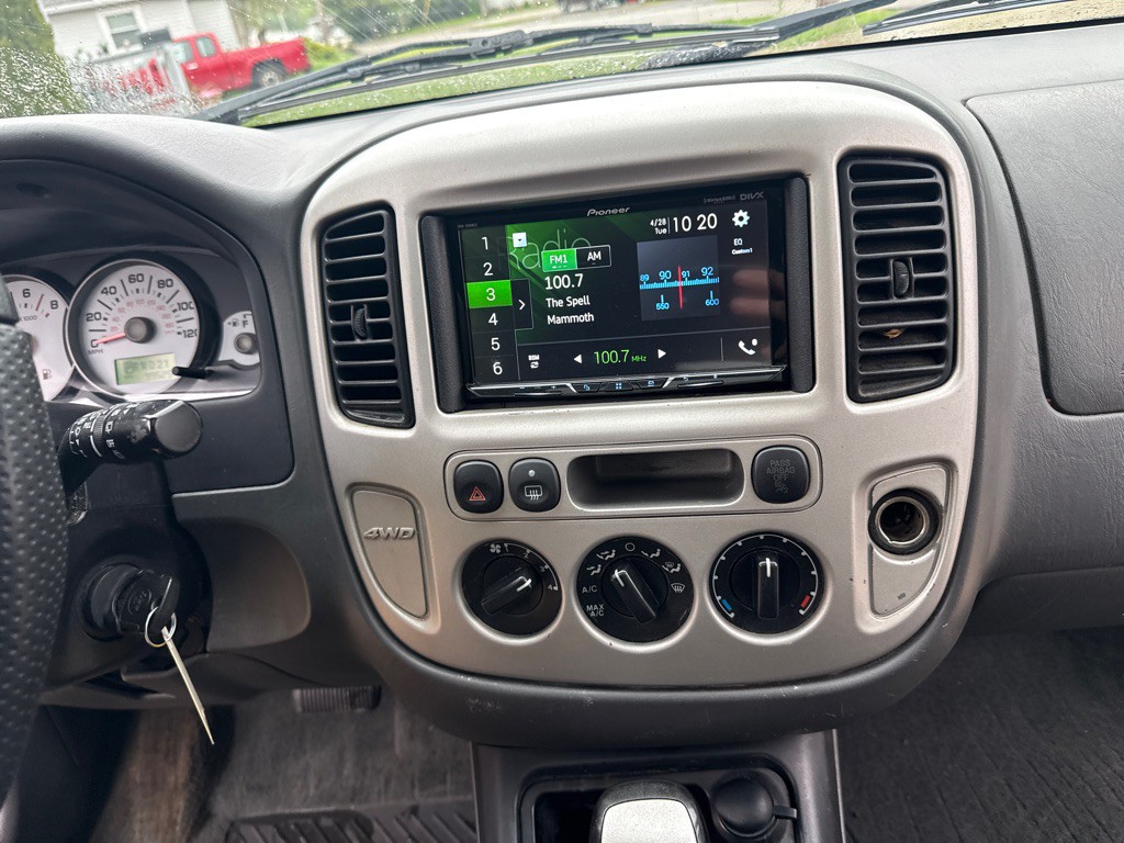 2007 Ford Escape Image 16