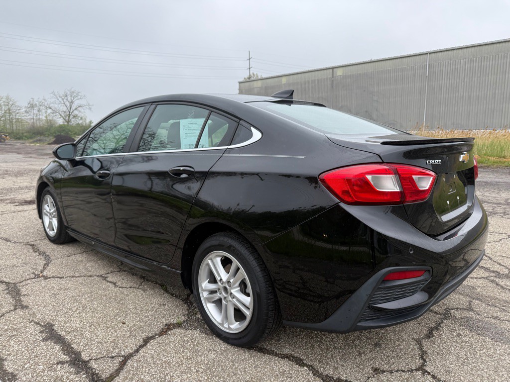 2018 Chevrolet Cruze Image 4