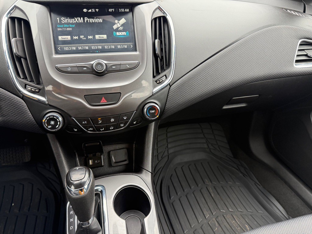 2018 Chevrolet Cruze Image 13