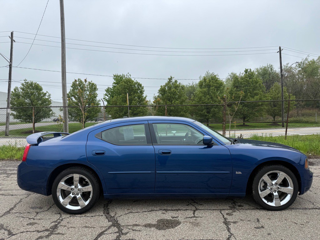 2010 Dodge Charger Image 2