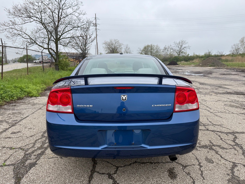 2010 Dodge Charger Image 4