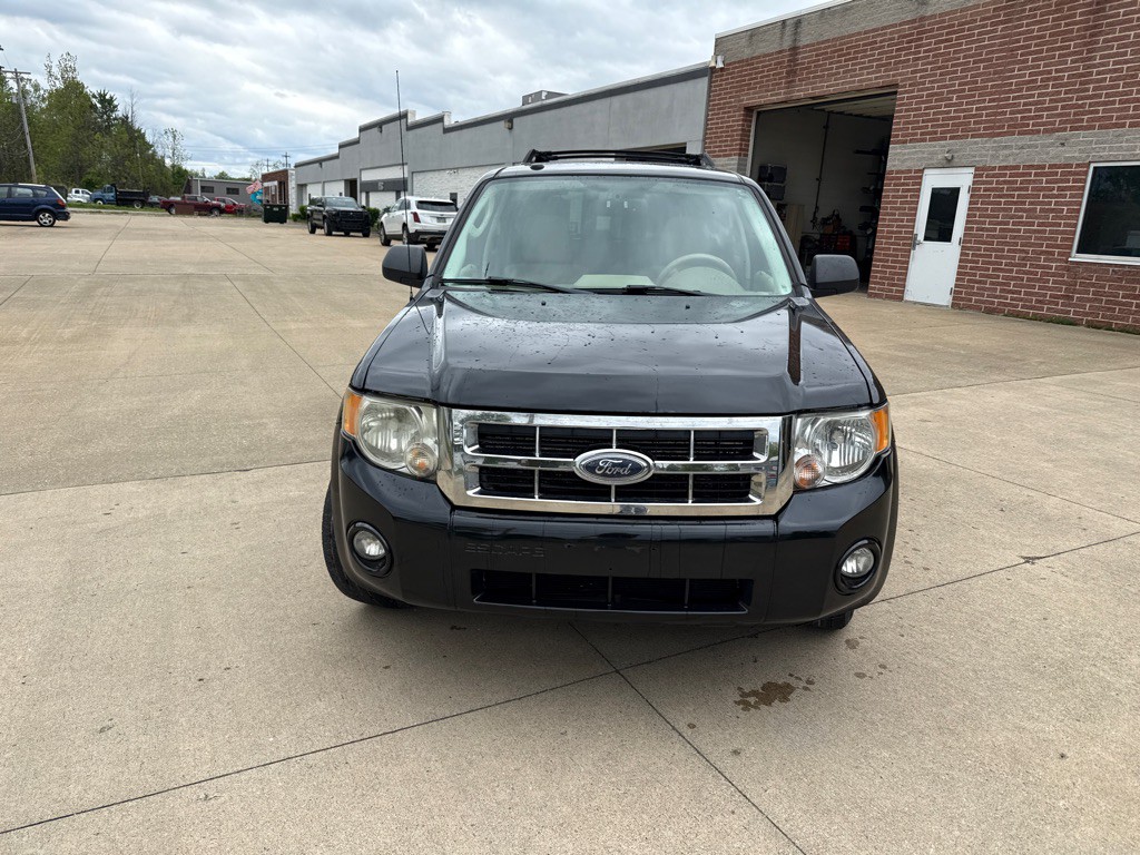 2011 Ford Escape Image 2