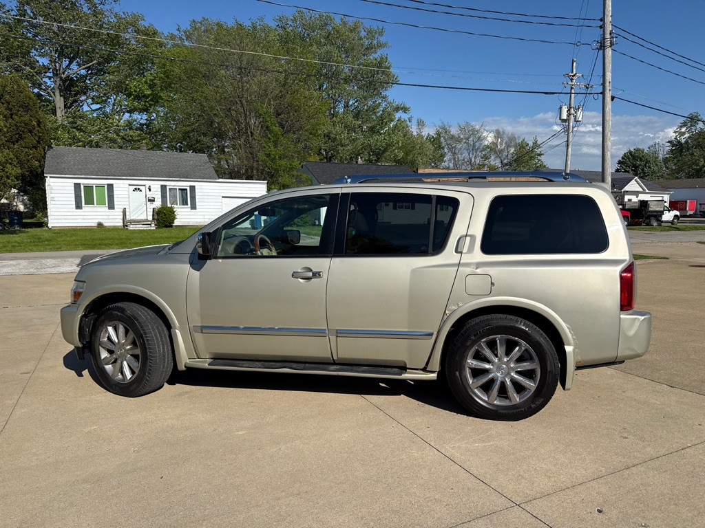 2008 INFINITI QX56 Image 5