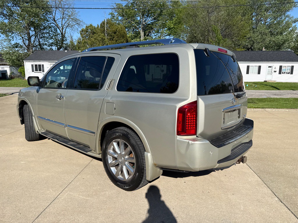 2008 INFINITI QX56 Image 8