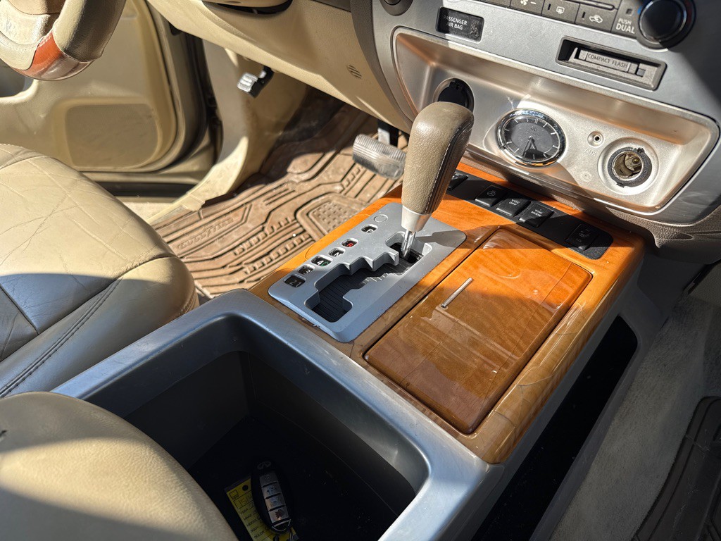 2008 INFINITI QX56 Image 17