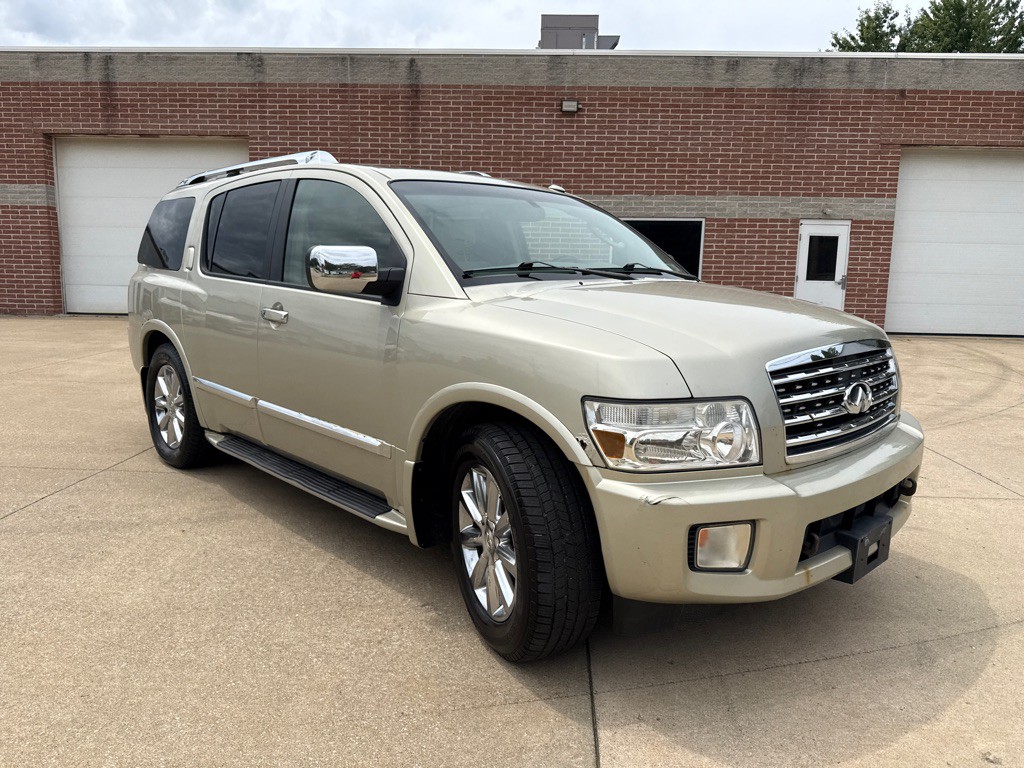 2008 INFINITI QX56 Image 3