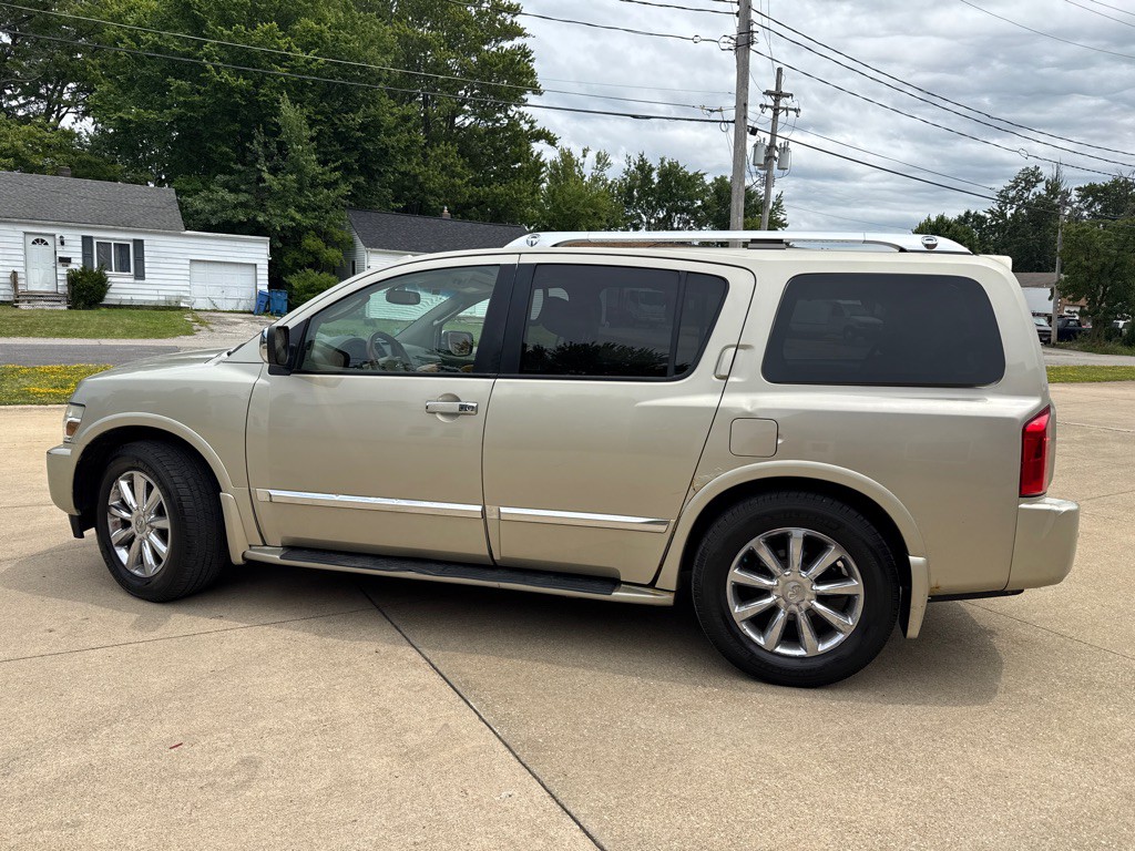 2008 INFINITI QX56 Image 5