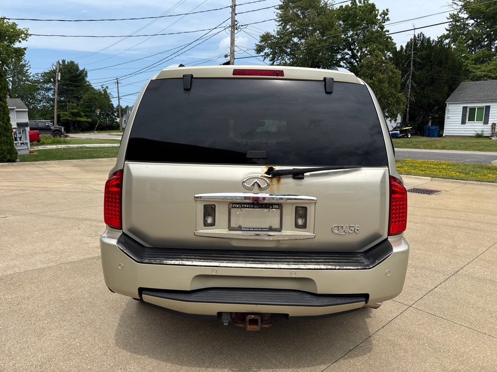 2008 INFINITI QX56 Image 7
