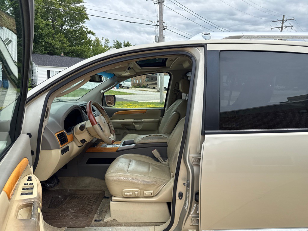 2008 INFINITI QX56 Image 10