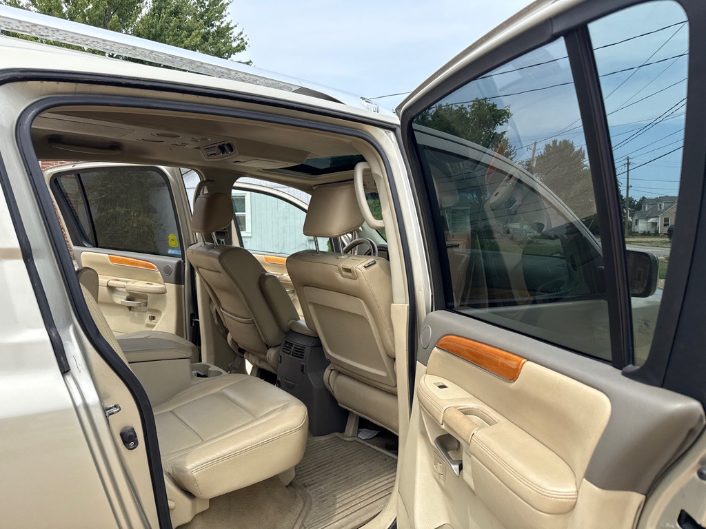 2008 INFINITI QX56 Image 13