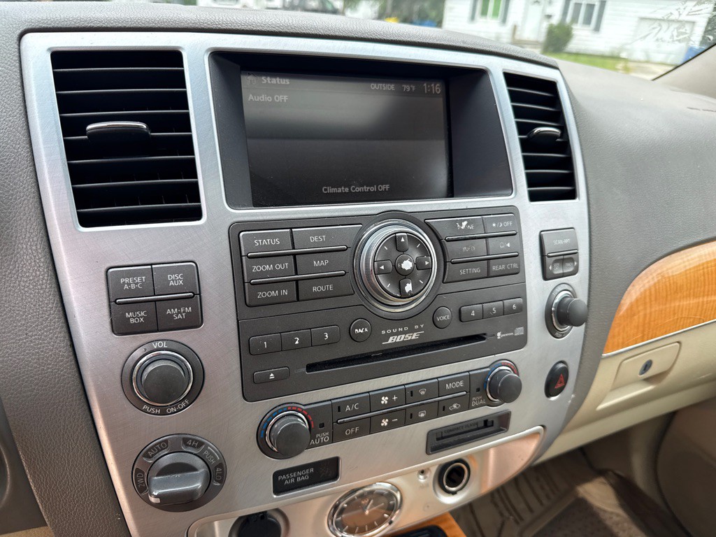 2008 INFINITI QX56 Image 16